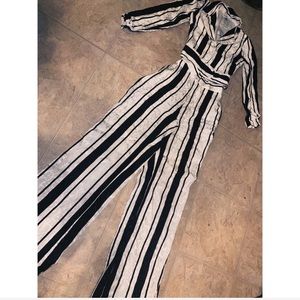 BEBE Jacquard pants and blouse set